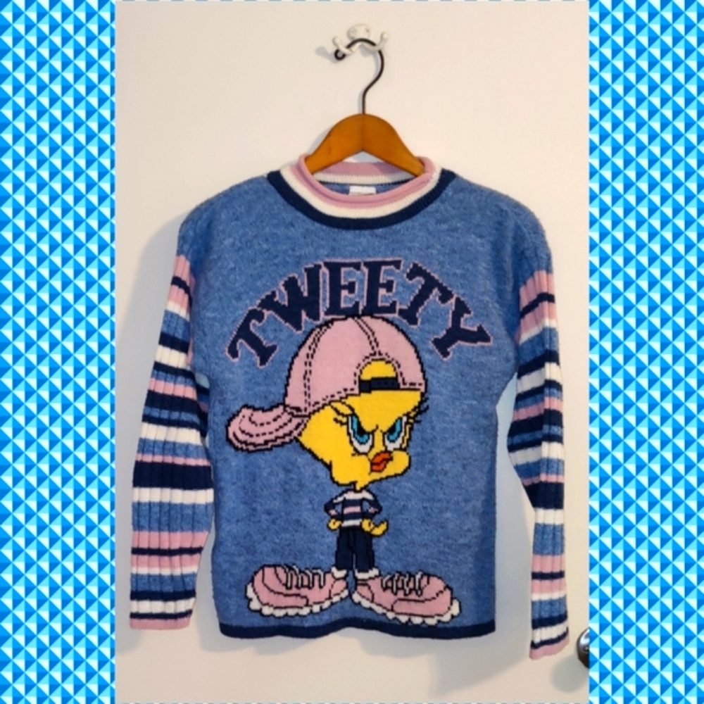 Official Looney Tunes Tweety Bird Knit Sweater from the 90s- Hip Hop, Vintage